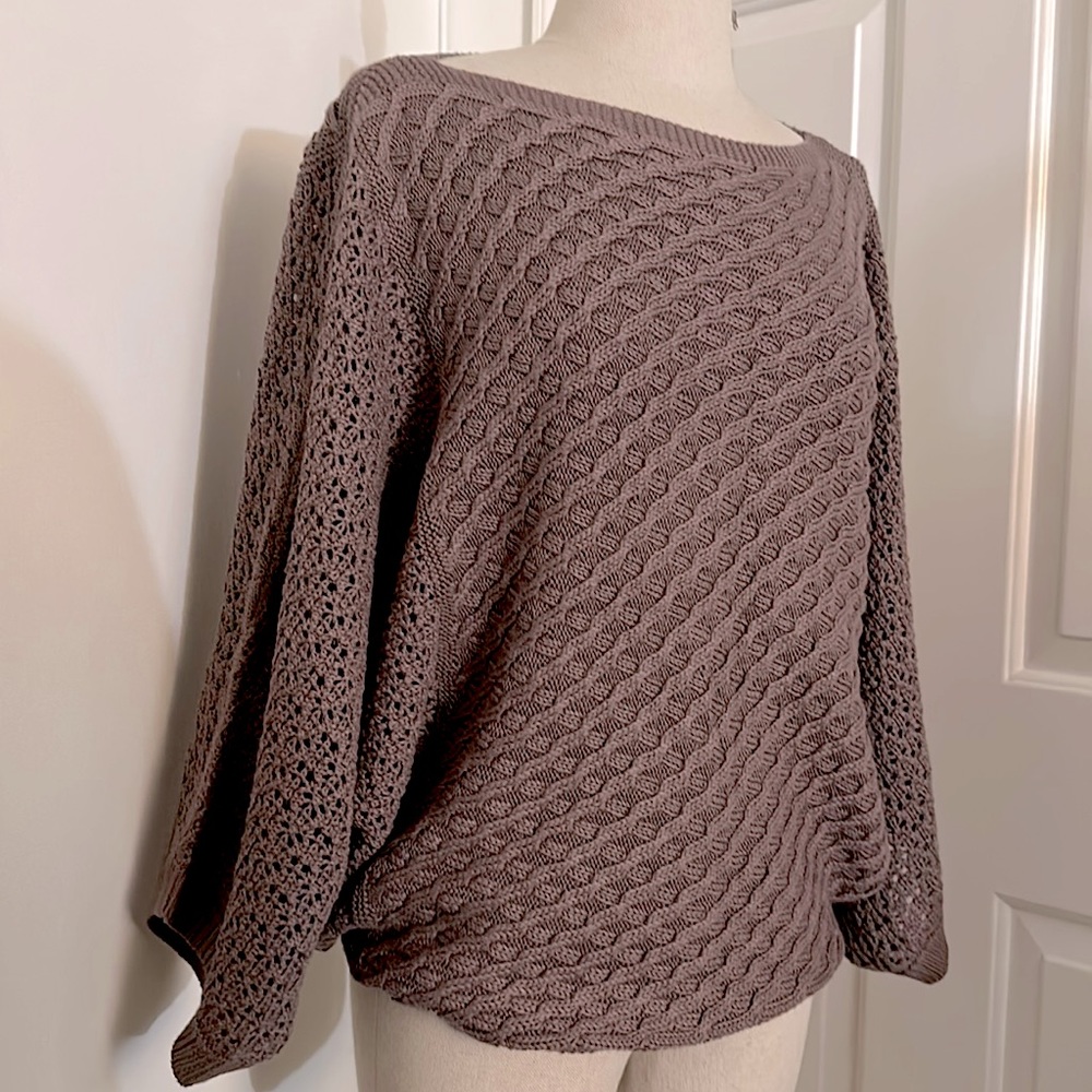 Taupe Mauve Flouncy Knit (L) Brand- Venue